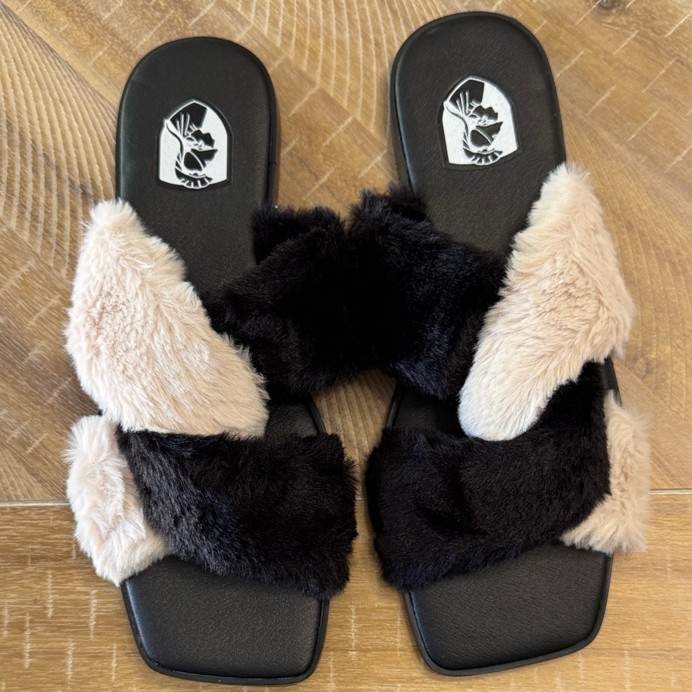 VHNY Faux Fur Slide Sandals - Black and Cream crisscross Size 10